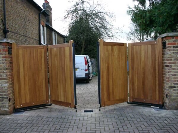Automatic Bi Fold Gate  X